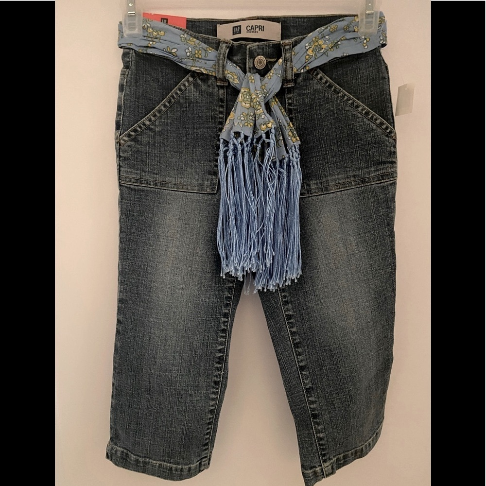 BNWT Gap Kids Denim Stretch Capri with Floral Fabric Belt - SIZE 7 REGULAR